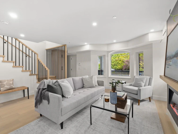 2436 W 49th Avenue, Vancouver, BC, V6M 2V3 - 4