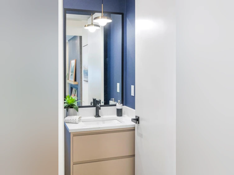 2430 W 49th Avenue, Vancouver, BC, V6M 2V3 - 11