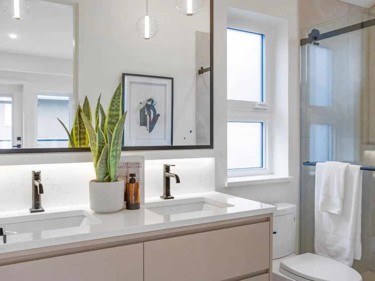 2430 W 49th Avenue, Vancouver, BC, V6M 2V3 - 25