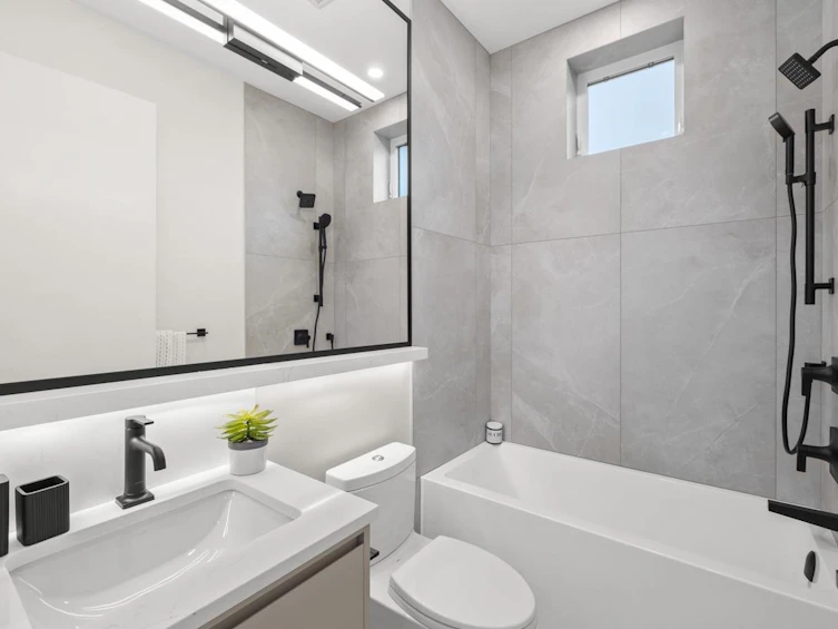 2430 W 49th Avenue, Vancouver, BC, V6M 2V3 - 31