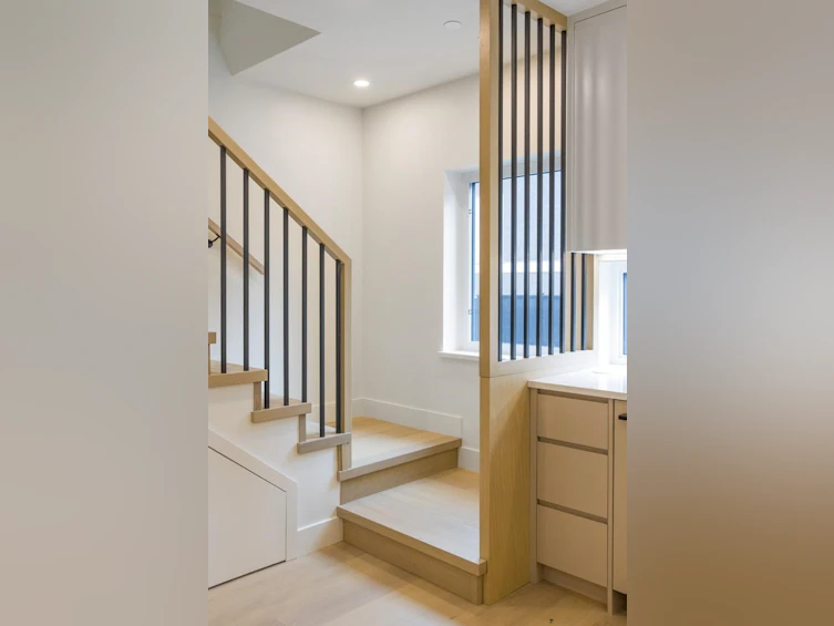 2430 W 49th Avenue, Vancouver, BC, V6M 2V3 - 18