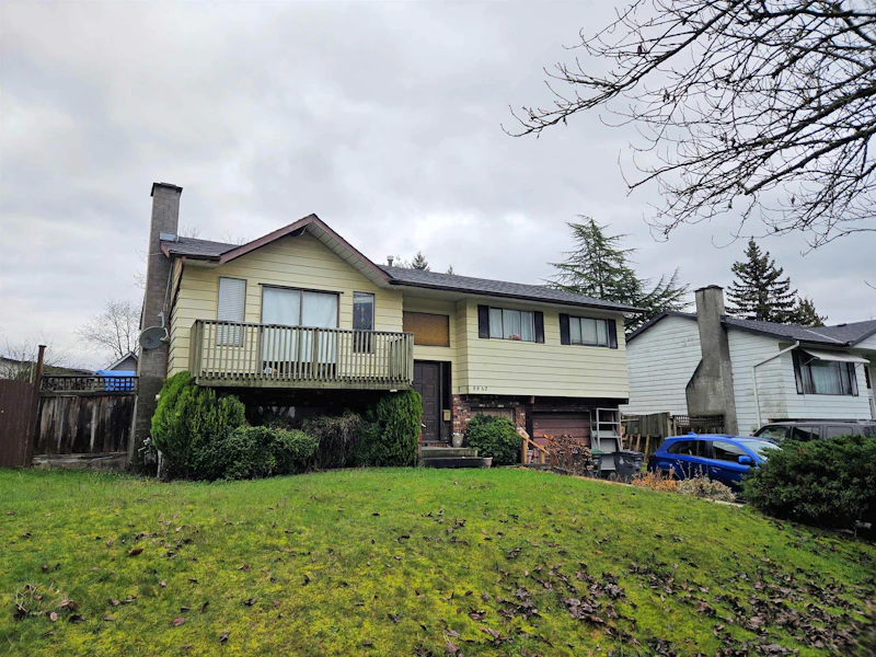 8842 Lauder Drive, Surrey BC V3V 6L2
