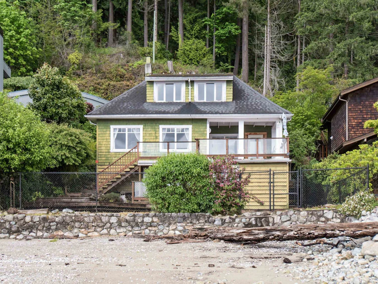 5293 Indian River Drive, North Vancouver, BC, V7G 2T6 - 2