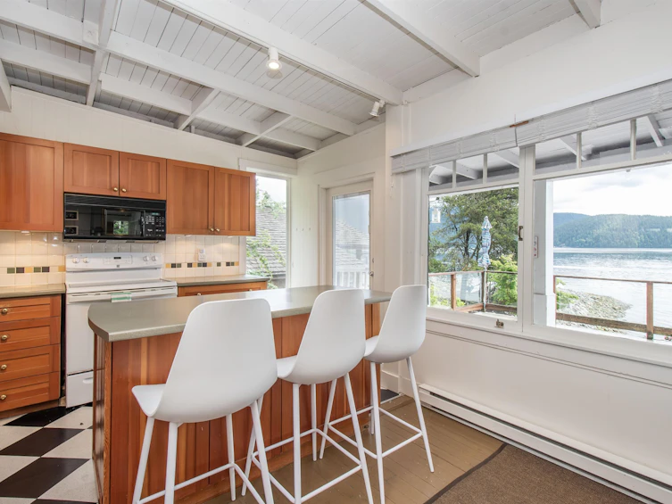 5293 Indian River Drive, North Vancouver, BC, V7G 2T6 - 9