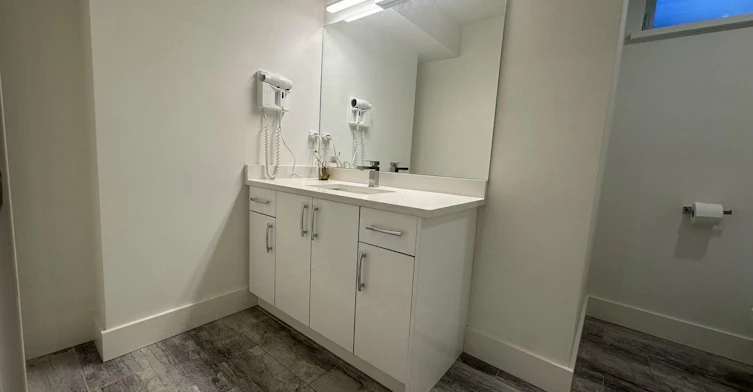 1525 King George Boulevard, Surrey, BC, V4A 9R3 - 6