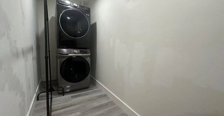 1525 King George Boulevard, Surrey, BC, V4A 9R3 - 8