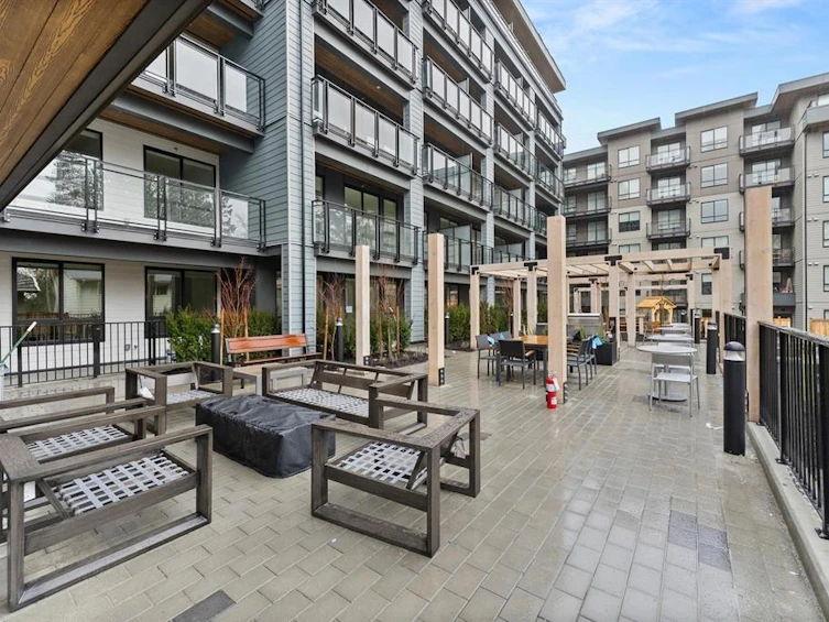 419-9456 134 Street, Surrey, BC, V3V 5S4
