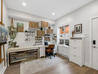 202-37842 Third Avenue - 4