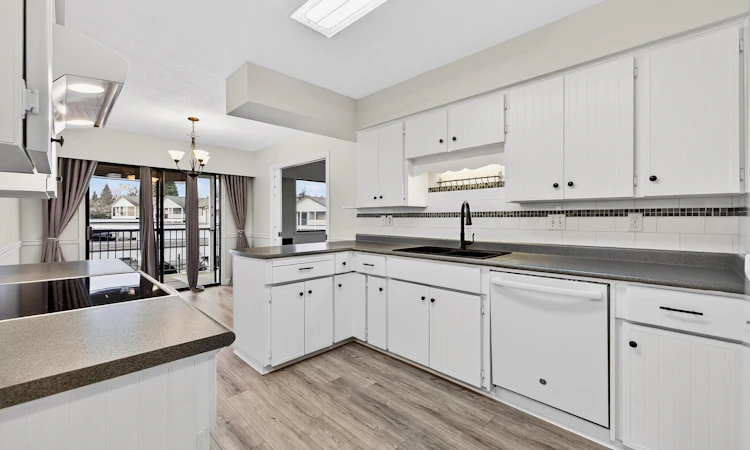 61-32959 George Ferguson Way