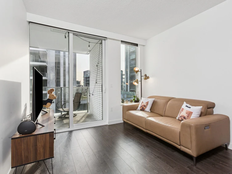 838-3328 No. 3 Road, Richmond, BC, V6X 0X1 - 2