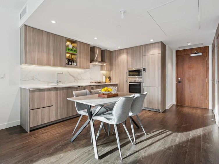 838-3328 No. 3 Road, Richmond, BC, V6X 0X1 - 3