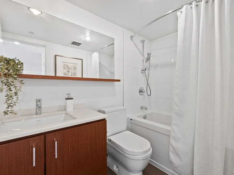 304-221 E 3rd Street, North Vancouver, BC, V7L 1C5 - 20