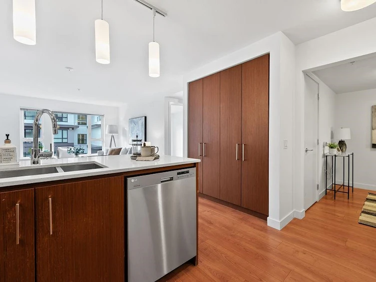 304-221 E 3rd Street, North Vancouver, BC, V7L 1C5 - 5