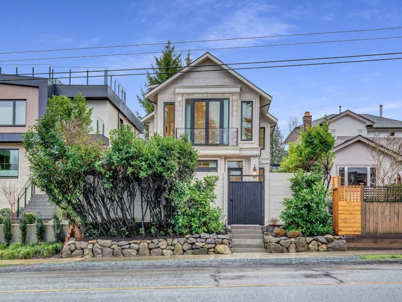 4454 W 4th Avenue, Vancouver BC V6R 1R1