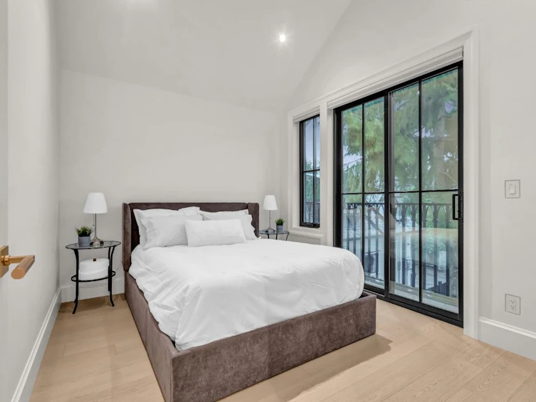 4454 W 4th Avenue, Vancouver, BC, V6R 1R1 - 25