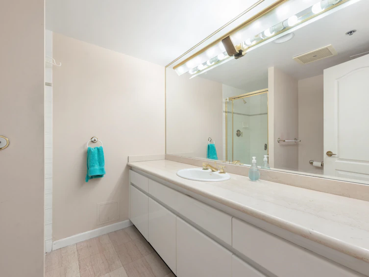 201-1788 W Georgia Street, Vancouver, BC, V6G 2V7 - 18