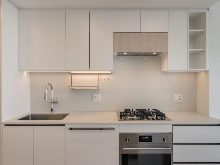3511-13573 98a Avenue, Surrey, BC, V3T 0X1 - 2