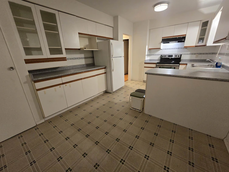 123 E 64th Avenue, Vancouver, BC, V5X 2M3 - 7