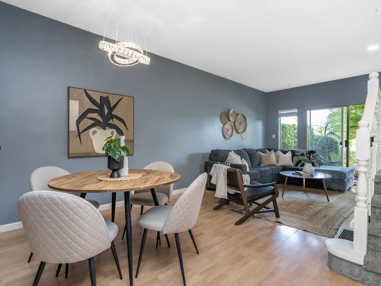 15411 Russell Avenue, Surrey, BC, V4B 2R5