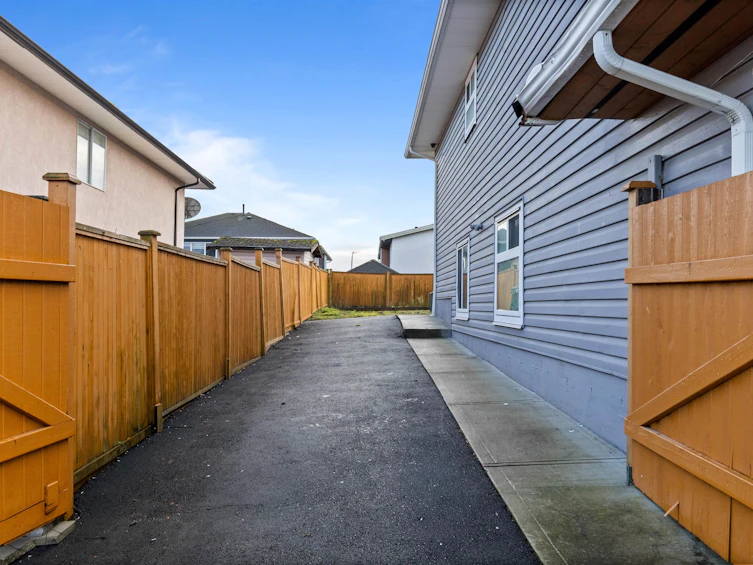 31954 Samuel Court, Abbotsford, BC, V2T 5M7 - 37