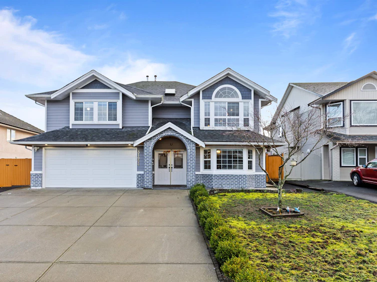 31954 Samuel Court, Abbotsford, BC, V2T 5M7 - 2