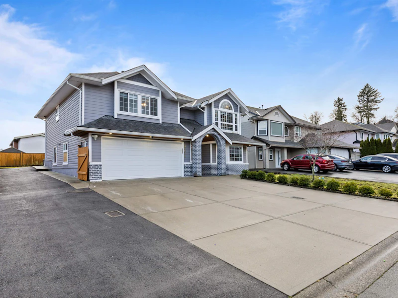 31954 Samuel Court, Abbotsford BC V2T 5M7