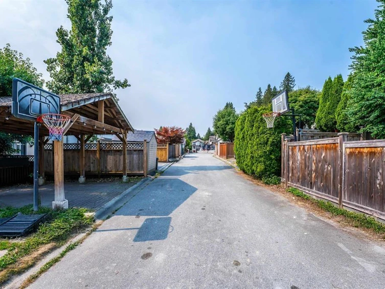24254 103 Avenue, Maple Ridge, BC, V2W 1Y1 - 35