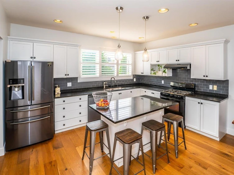 24254 103 Avenue, Maple Ridge, BC, V2W 1Y1 - 2