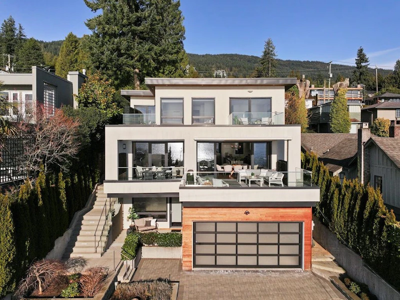 3373 Radcliffe Avenue, West Vancouver BC V7V 1M9