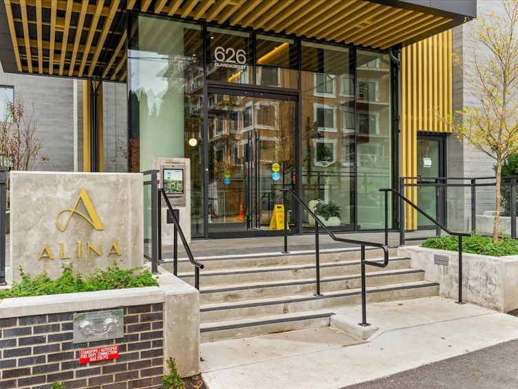 2010-626 Claremont Street, Coquitlam, BC, V3J 3T4 - 3