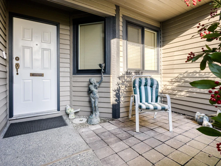 8531 Timber Court, Burnaby, BC, V5A 4B6 - 3