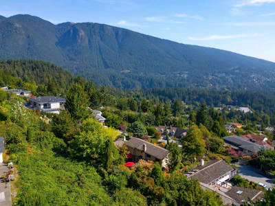 560 Craigmohr Drive - 3