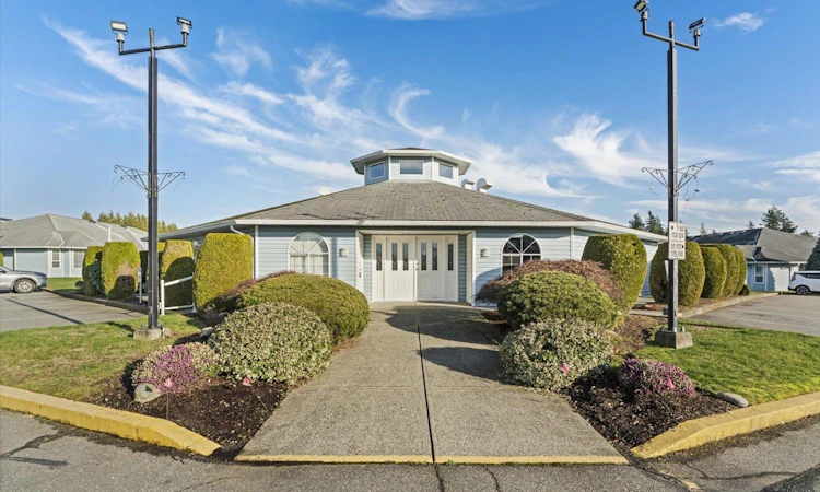 4-1450 Mccallum Road