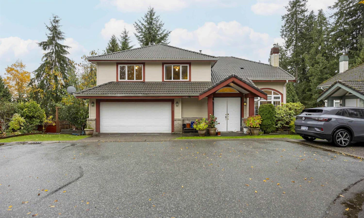 1590 Plateau Crescent