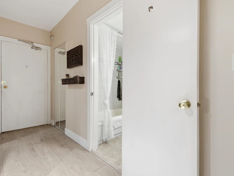 102-1655 Nelson Street, Vancouver, BC, V6G 1M4 - 3