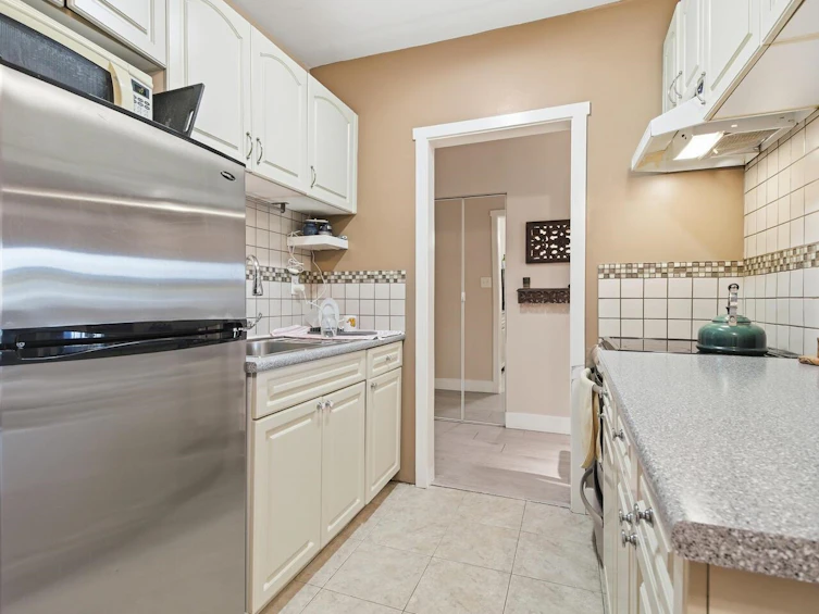 102-1655 Nelson Street, Vancouver, BC, V6G 1M4 - 6