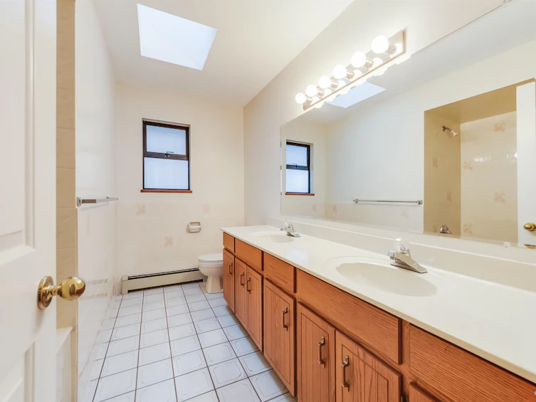 2721 Grant Street, Vancouver, BC, V5K 3H1 - 23