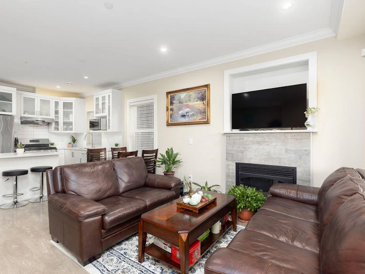 201-4577 Slocan Street, Vancouver, BC, V5R 1Z8 - 3