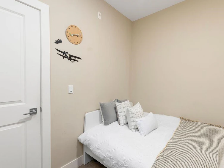 201-4577 Slocan Street, Vancouver, BC, V5R 1Z8 - 13