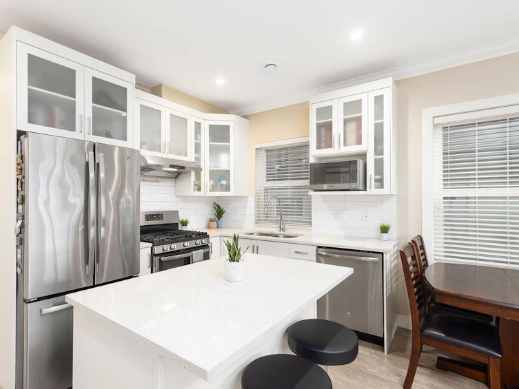 201-4577 Slocan Street, Vancouver, BC, V5R 1Z8 - 6