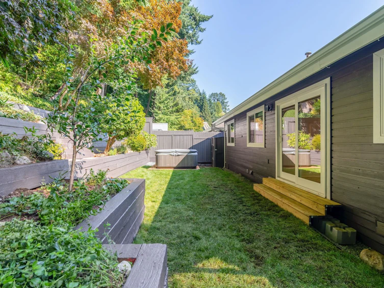 625 Seymour Court, North Vancouver, BC, V7J 3S7 - 35