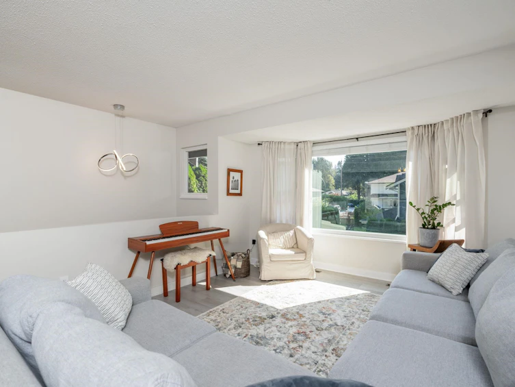 625 Seymour Court, North Vancouver, BC, V7J 3S7 - 4