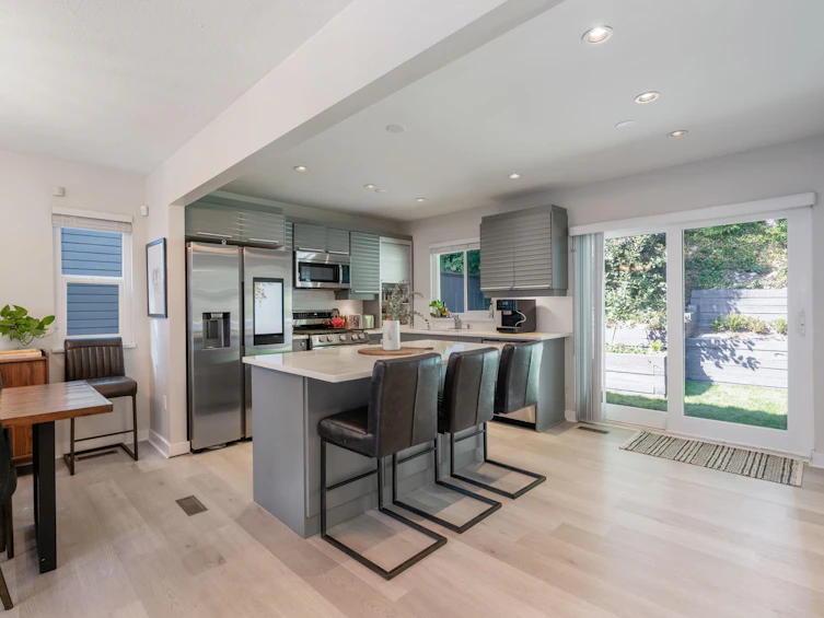 625 Seymour Court, North Vancouver, BC, V7J 3S7 - 11