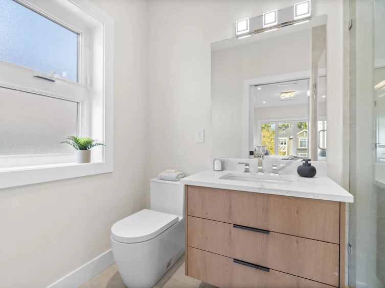 40 E 46th Avenue, Vancouver, BC, V5W 1Z1 - 6