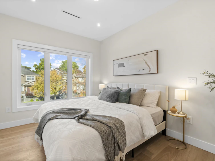 40 E 46th Avenue, Vancouver, BC, V5W 1Z1 - 3