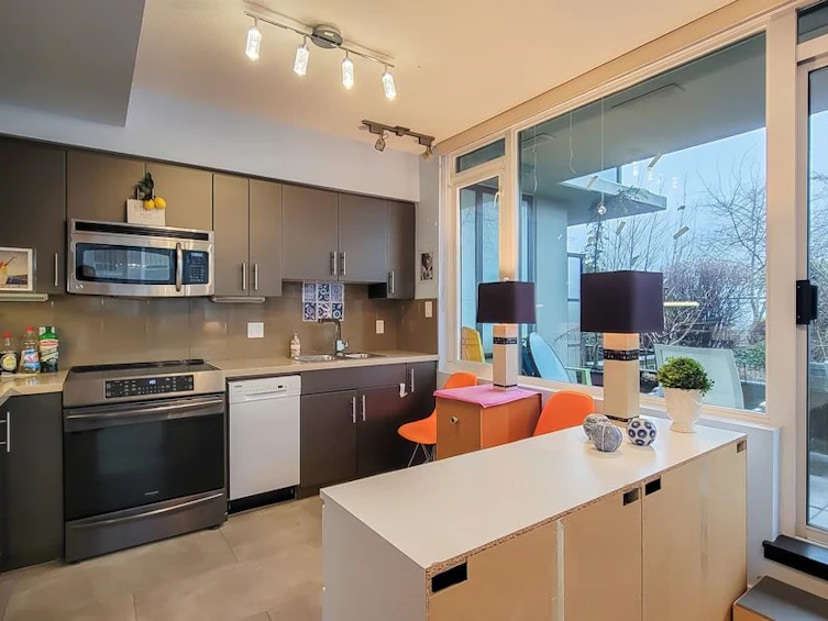 409-9009 Cornerstone Mews, Burnaby, BC, V5A 0B9 - 10