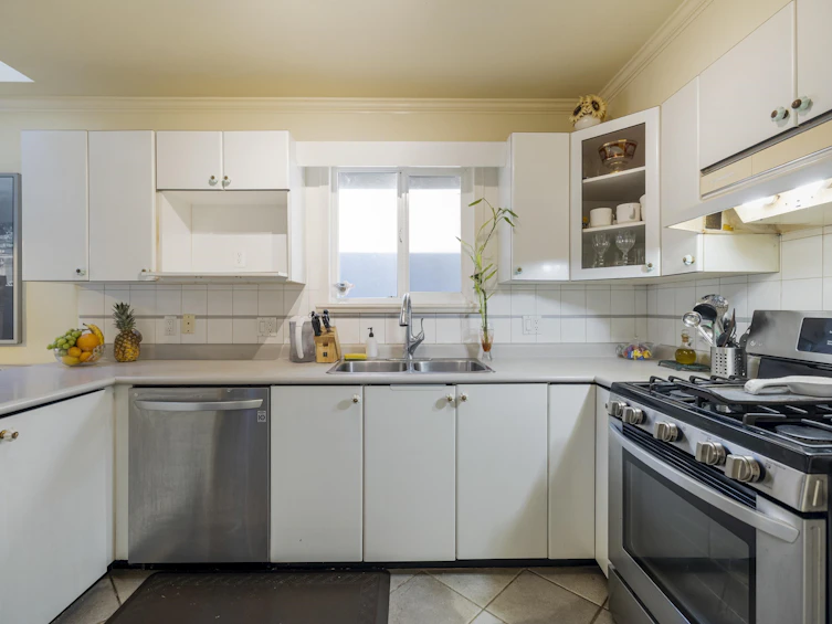 538 W 25th Street, North Vancouver, BC, V7N 2G3 - 3