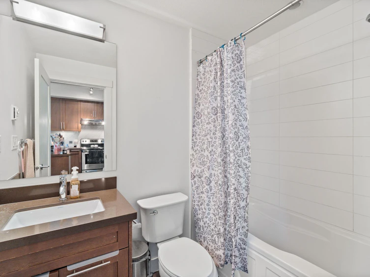 208-827 Roderick Avenue, Coquitlam, BC, V3K 0E3 - 12