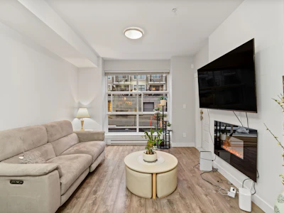 208-827 Roderick Avenue - 3