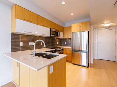 512-10020 Dunoon Drive - 3